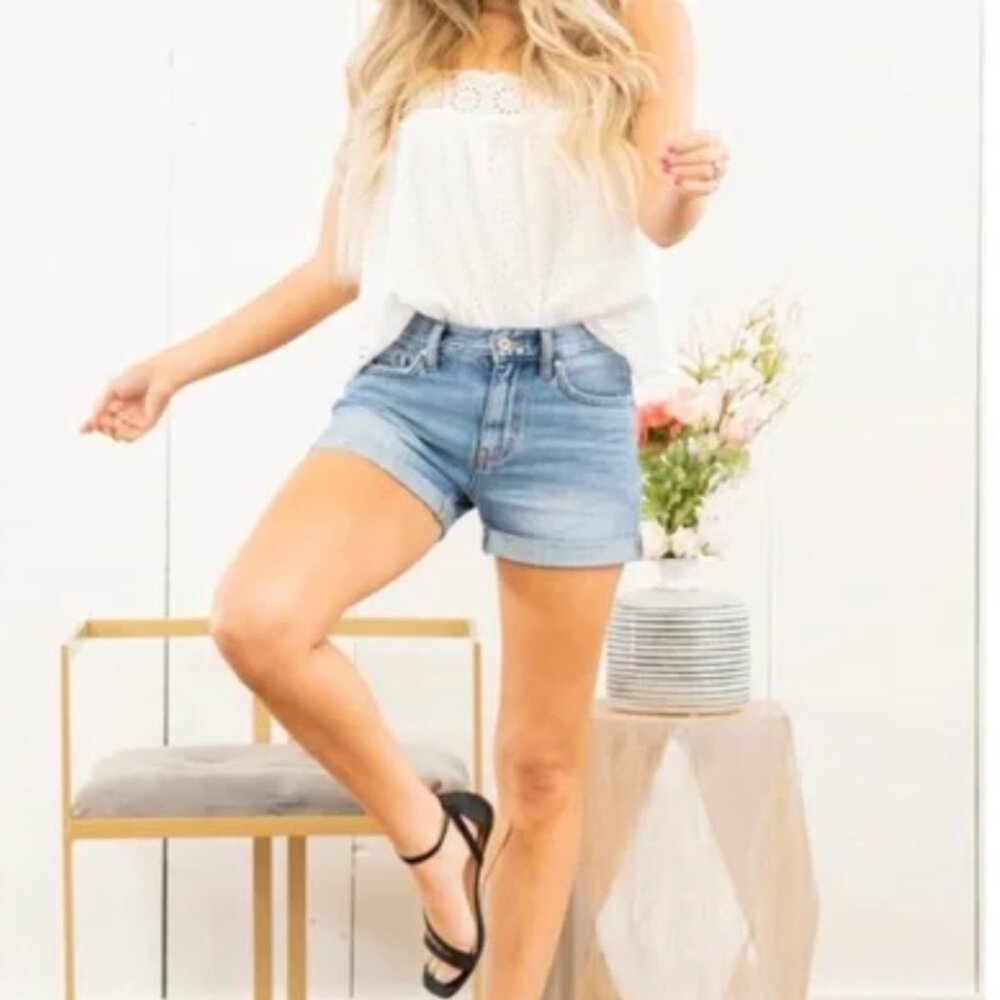 NWT KanCan Medium Wash Cuffed Denim Shorts